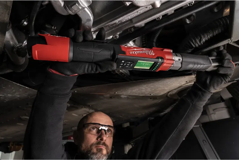 Aku 3/8" digitální ráčnový utahovák M12 ONEFTR38-201C, ONEKEY, 135,6 Nm, momentová ráčna, 1x aku M12 B2 + M12 C12 C, 4933464967 (MI4933464967)